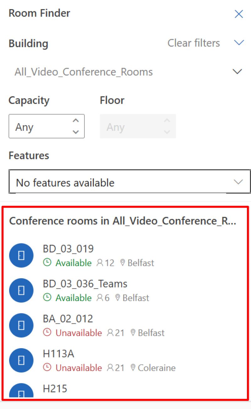 Screenshot of room‑finder in Outlook showing filters for building, capacity, floor, and features, with a list of available and unavailable video‑conference rooms displayed below.