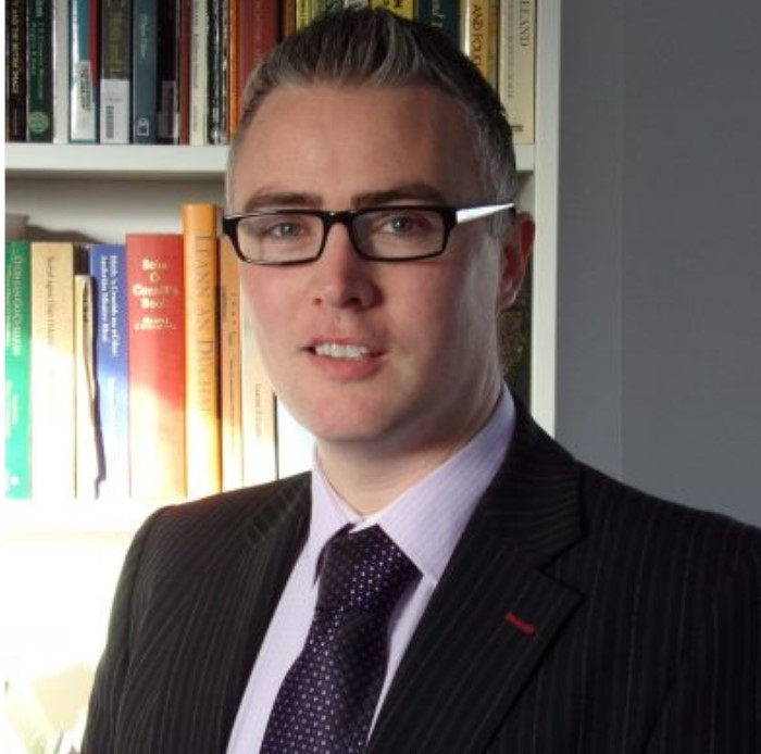 Dr Michael Casey
