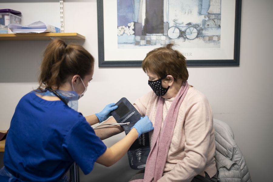 New research shows GPs risking their own health at work image