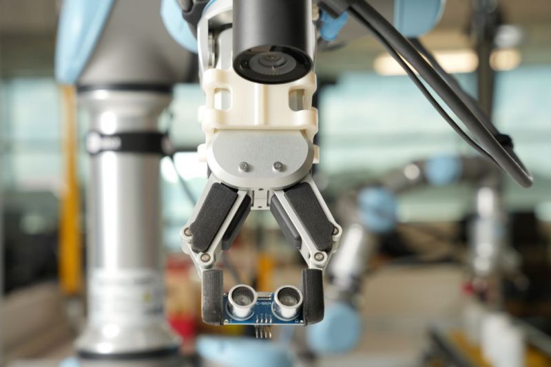 Close up of MS robotic arm gripper
