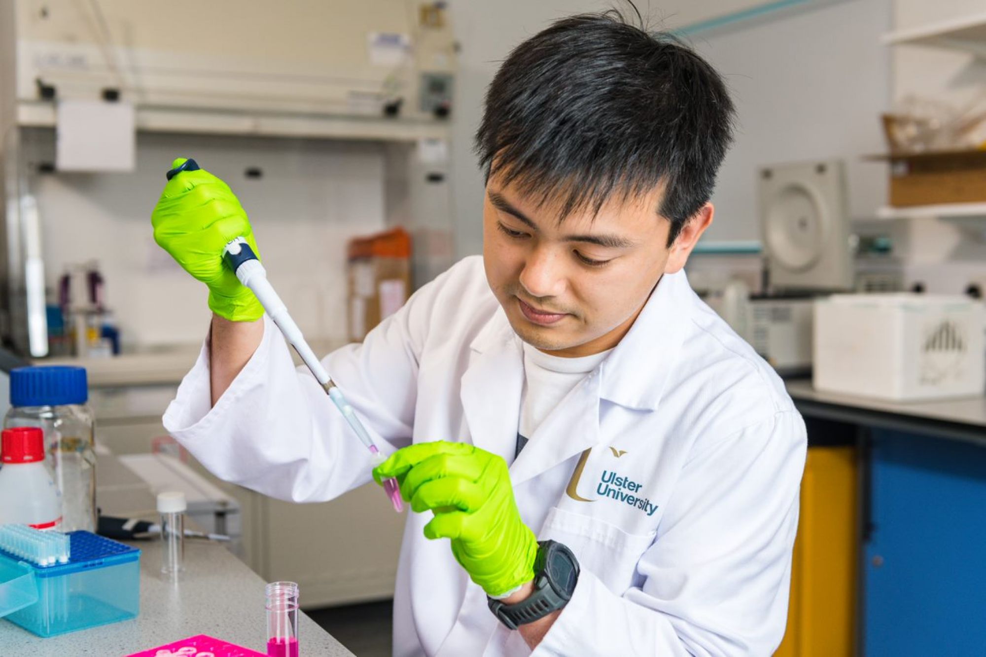 Ulster University researchers pioneer drug-gene testing to alleviate healthcare waiting times image
