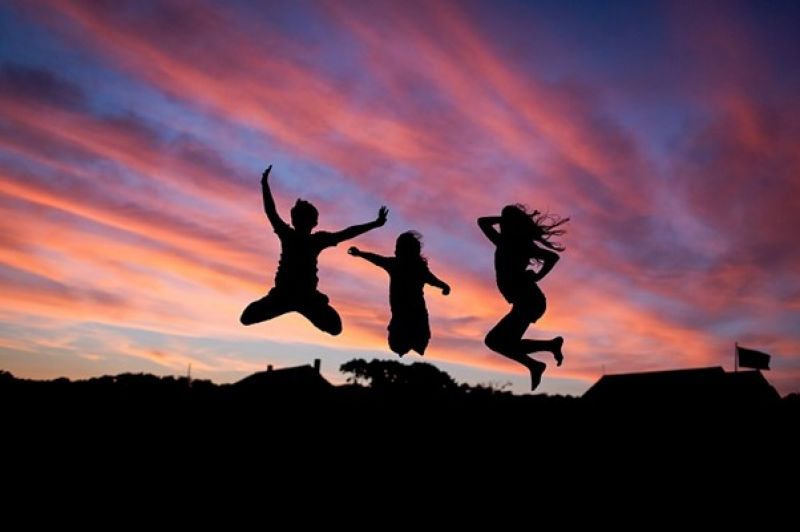 kids jumping