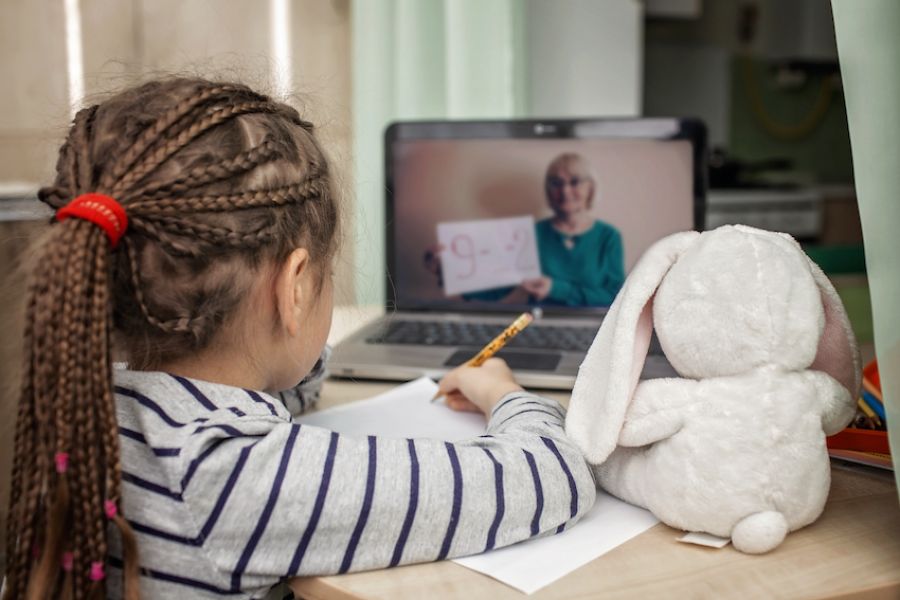 Parents in NI find supporting children’s learning and well-being from home difficult, new report finds image