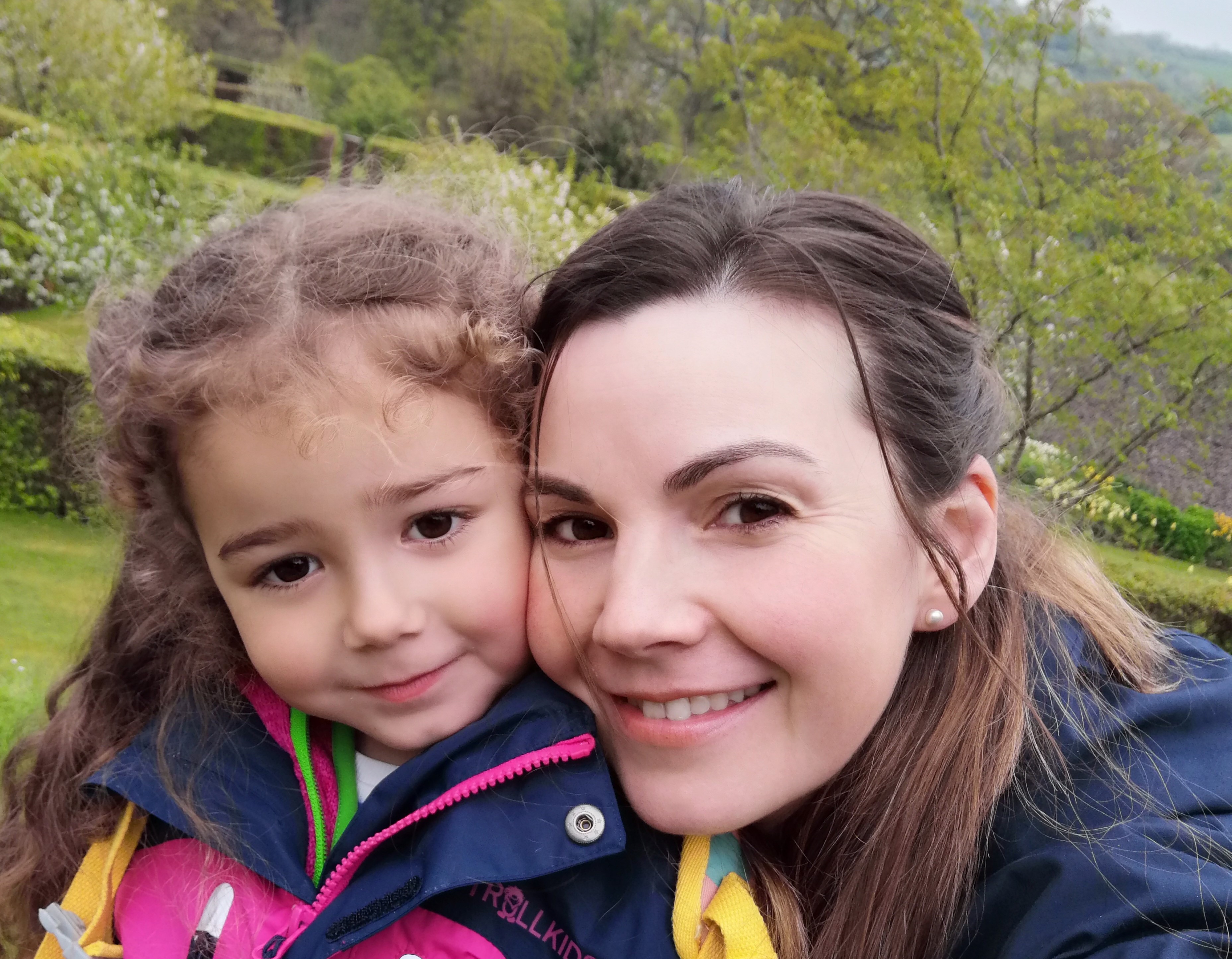 Dr Mihaela Ghisoiu