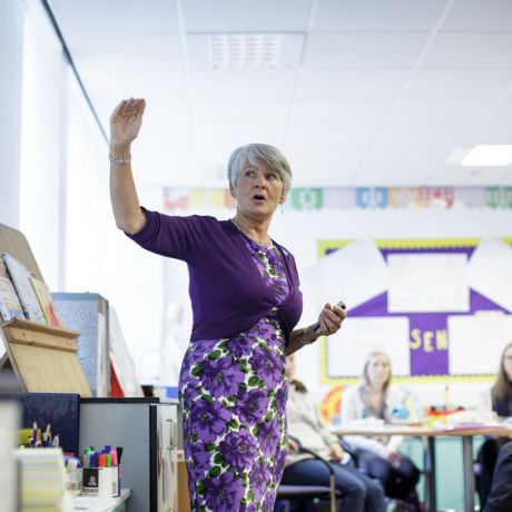 History Teaching, Peacebuilding and Controversial Issues