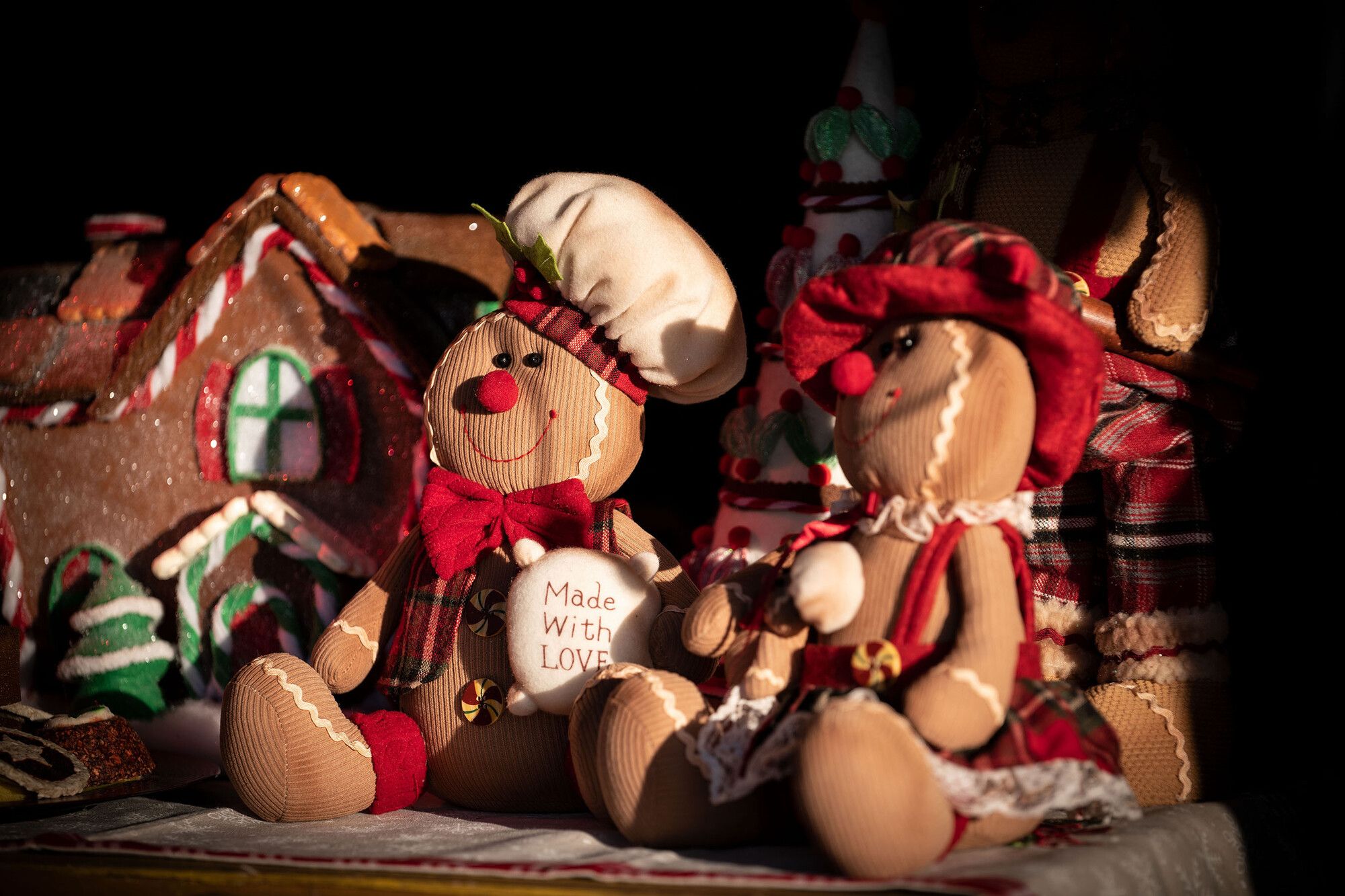 Toy gingerbread men