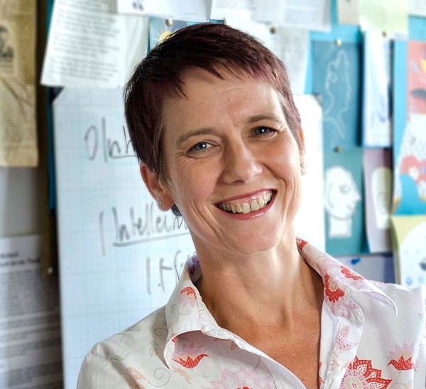 Dr Catrin Rhys