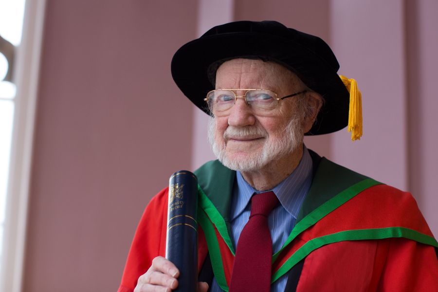 Honorary Graduate, Professor William Campbell image