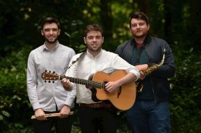 Lifetime friendship hits the high notes at Ulster University graduation