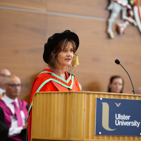 Dr Zoe Seaton