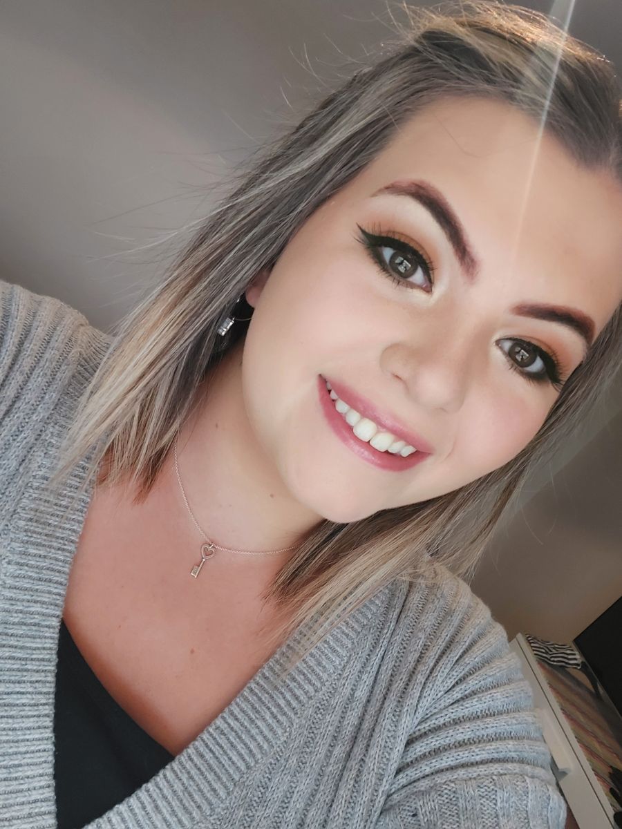 Ulster University graduate hopes to use her own experience to help others access higher education  image
